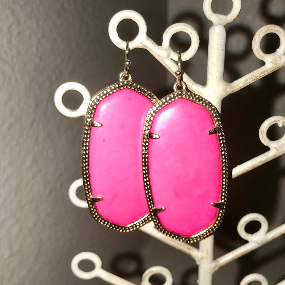 Kendra Scott Danielle Gold Drop Earrings -Magenta